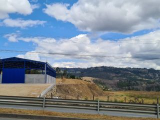 Nave industrial en renta, autopista Cuenca - Azogues