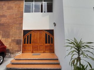 Foto 25 de SE VENDE HERMOSA CASA CON PISCINA SAN BORJA CERCA PARQUE EL RENACIMIENTO