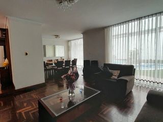 Foto 3 de SE VENDE HERMOSA CASA CON PISCINA SAN BORJA CERCA PARQUE EL RENACIMIENTO