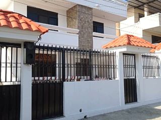 Foto 1 de CASA RENTERA  DE  VENTA EN MANTA CERCA A UNIVERSIDAD