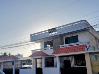 Foto 2 de CASA RENTERA  DE  VENTA EN MANTA CERCA A UNIVERSIDAD
