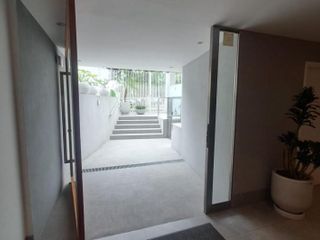 FLAT DE ESTRENO CON GRAN TERRAZA - TIPO CASITA - PRIMER PISO - 3 COCHERAS - DEPÓSITO