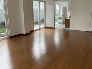 FLAT DE ESTRENO CON GRAN TERRAZA - TIPO CASITA - PRIMER PISO - 3 COCHERAS - DEPÓSITO