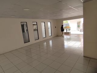 Se alquila local comercial o oficinas en Plaza Durán (PC)