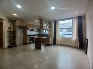 Foto 2 de En venta departamento La Magdalena Sur de Quito