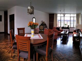 Foto 2 de SURCO VENTA 1ER PISO (NO TIENE AIRES) 230 M2 3 DORM TERRAZA + JARDIN  + 1 COCHERA