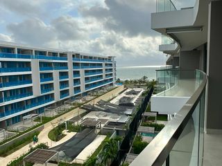 Apartamento moderno con vista al mar