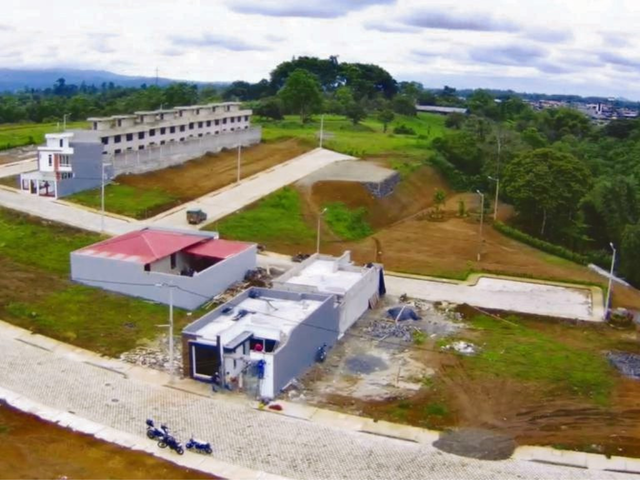 Casas Nuevas en Urbanización Bosque del Paraíso