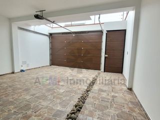 VENTA DE CASA EN URBANIZACIÓN LOS NOGALES DE PIMENTEL