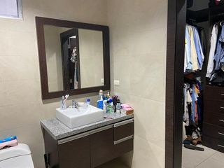 Foto 16 de Vendo Hermoso y Moderno Departamento de 3 Dorm. con Moderno Ascensor