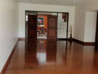 Foto 4 de ELEGANTE Y CLASICO DEPARTAMENTO EN BELLAVISTA EN EDIFICIO DE LUJO