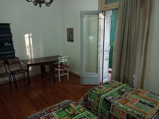 Foto 12 de Flores Norte Alquiler de casa tipo duplex 170 mts - 3 cuartos 2 baños - AMOBLADA hasta 7 personas o Profesional vacia