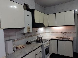 Foto 6 de Flores Norte Alquiler de casa tipo duplex 170 mts - 3 cuartos 2 baños - AMOBLADA hasta 7 personas o Profesional vacia