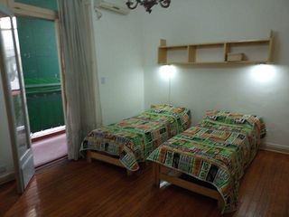 Foto 11 de Flores Norte Alquiler de casa tipo duplex 170 mts - 3 cuartos 2 baños - AMOBLADA hasta 7 personas o Profesional vacia