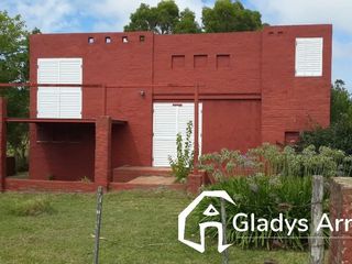 Foto 1 de Casa de un dormitorio Y Amplio Lote De 60x60 (en Punta Indio).