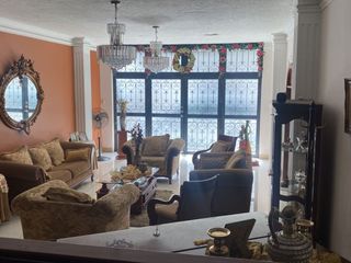 Foto 7 de casa comercial de venta en manta avenida 113
