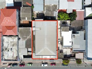 Foto 4 de casa comercial de venta en manta avenida 113