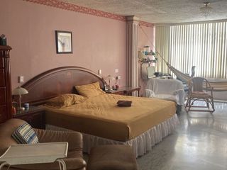 Foto 8 de casa comercial de venta en manta avenida 113