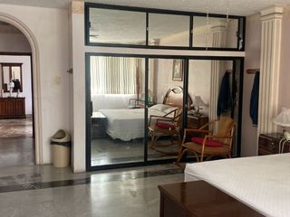 Foto 9 de casa comercial de venta en manta avenida 113