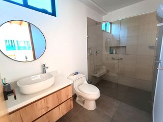 Foto 6 de New, Modern Home in Community with Lakes, Sports Areas and Nature Trails, La Ceja