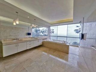 Foto 17 de VENDO TRIPLEX 783M2 MALECON PAUL HARRIS BARRANCO