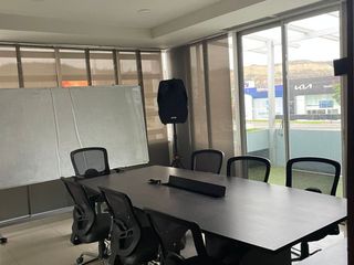 Foto 7 de Oficina de Venta Frente a la Joya