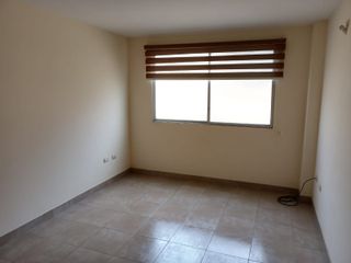 Departamento de alquiler en la Urbanización San Felipe, 3 dormitorios.