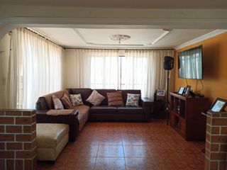 Foto 1 de ATIPIKA VENDE - CASA CERCA AL CENTRO