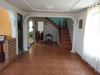 Foto 2 de ATIPIKA VENDE - CASA CERCA AL CENTRO
