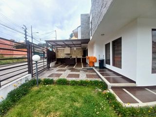 CASA ESQUINERA EN VENTA SECTOR OCHOA LEON
