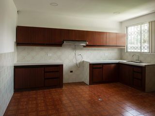 RENTO CASA EN PUEMBO, 5 DORMITORIOS, PRECIOSOS JARDINES Y PISCINA