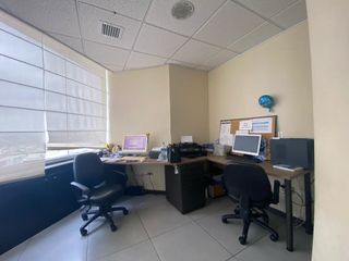 Foto 9 de Se venden oficinas + bodegas + parqueos the Point