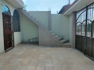 Foto 2 de Casa de venta en Samanes, Conjunto Cerrado, una planta y losa para dos.