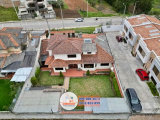 Casa lujosa amplia con áreas verdes, jardines en venta, Sector el Tejar C1256