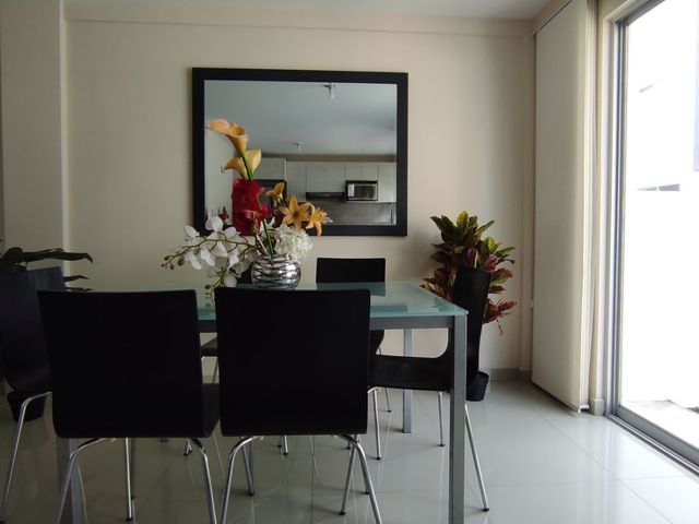 CALDERÓN / VENDO HERMOSA CASA A ESTRENAR / VIP.