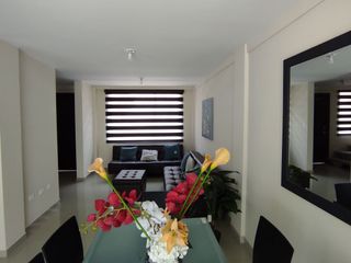 CALDERÓN / VENDO HERMOSA CASA A ESTRENAR / VIP.