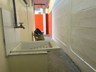 Foto 5 de VENDO CASA DE 3 DORMITORIOS EN GUAYACANES FRENTE A PARQUE