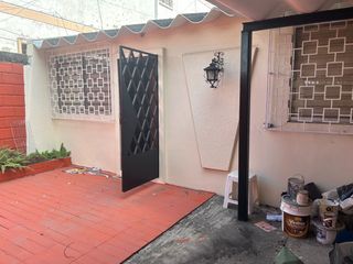 VENDO CASA DE 3 DORMITORIOS EN GUAYACANES FRENTE A PARQUE