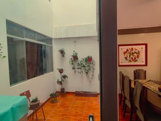 Foto 10 de EN VENTA DEPARTAMENTO 2DO PISO ( 134 M2) ALT. 2 CDRAS. AV. CARAPONGO, LURIGANCHO