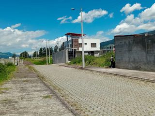 Terrenos en VENTA de 200m2, excelente ubicación de Conocoto, sector la Salle. Quito, Ecuador