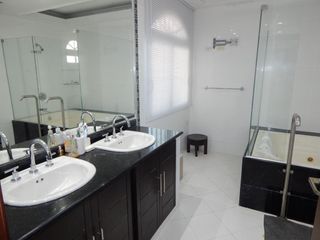 Exclusiva casa de lujo en villa santos