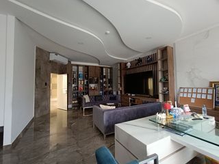 Foto 9 de Venta de Edificio/Oficina Comercial amoblado en la Cooperativa La Fragata, Guayaquil-Ecuador