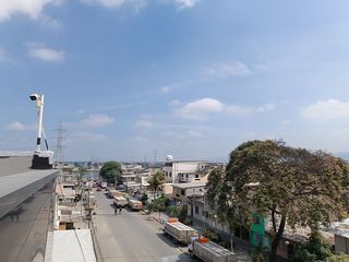 Foto 3 de Venta de Edificio/Oficina Comercial amoblado en la Cooperativa La Fragata, Guayaquil-Ecuador