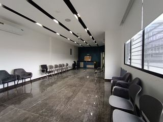 Foto 6 de Venta de Edificio/Oficina Comercial amoblado en la Cooperativa La Fragata, Guayaquil-Ecuador