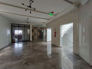 Foto 5 de Venta de Edificio/Oficina Comercial amoblado en la Cooperativa La Fragata, Guayaquil-Ecuador