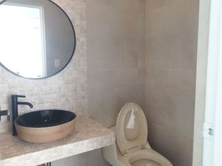 Foto 30 de Venta de Casa de estreno 3 pisos con Piscina en Piura