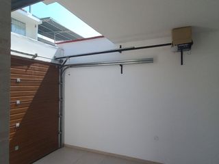 Venta de Casa de estreno 3 pisos con Piscina en Piura