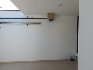 Foto 7 de Venta de Casa de estreno 3 pisos con Piscina en Piura