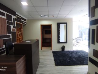 Oficina de Venta en La Carolina, Centro Norte de Quito.