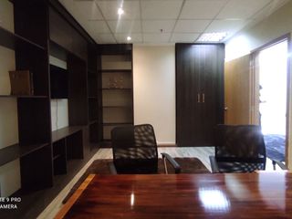 Oficina de Venta en La Carolina, Centro Norte de Quito.